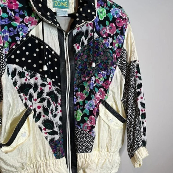 Vintage 1980's floral patterned windbreaker jacket - Picture 2 of 5